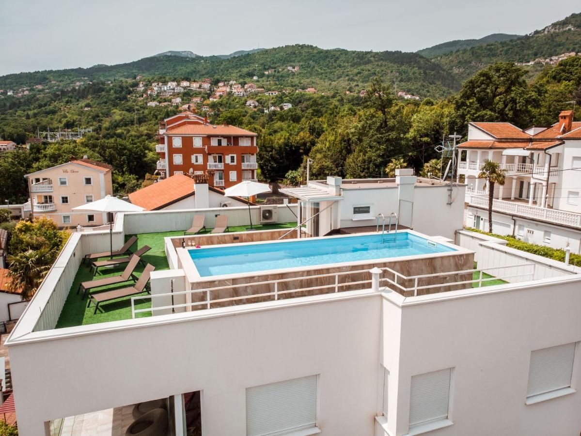 Apartment Lui With Rooftop Swimming Pool Ичичи Экстерьер фото