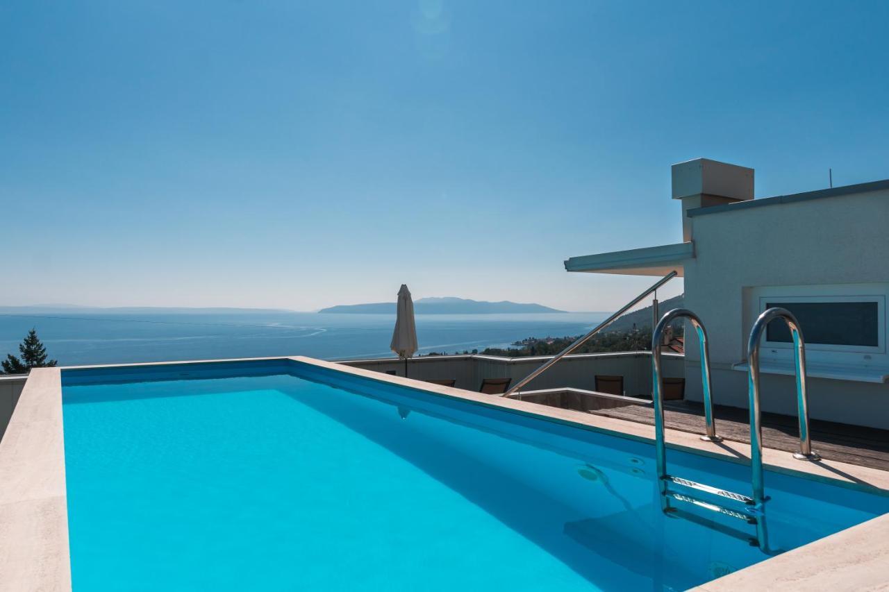 Apartment Lui With Rooftop Swimming Pool Ичичи Экстерьер фото