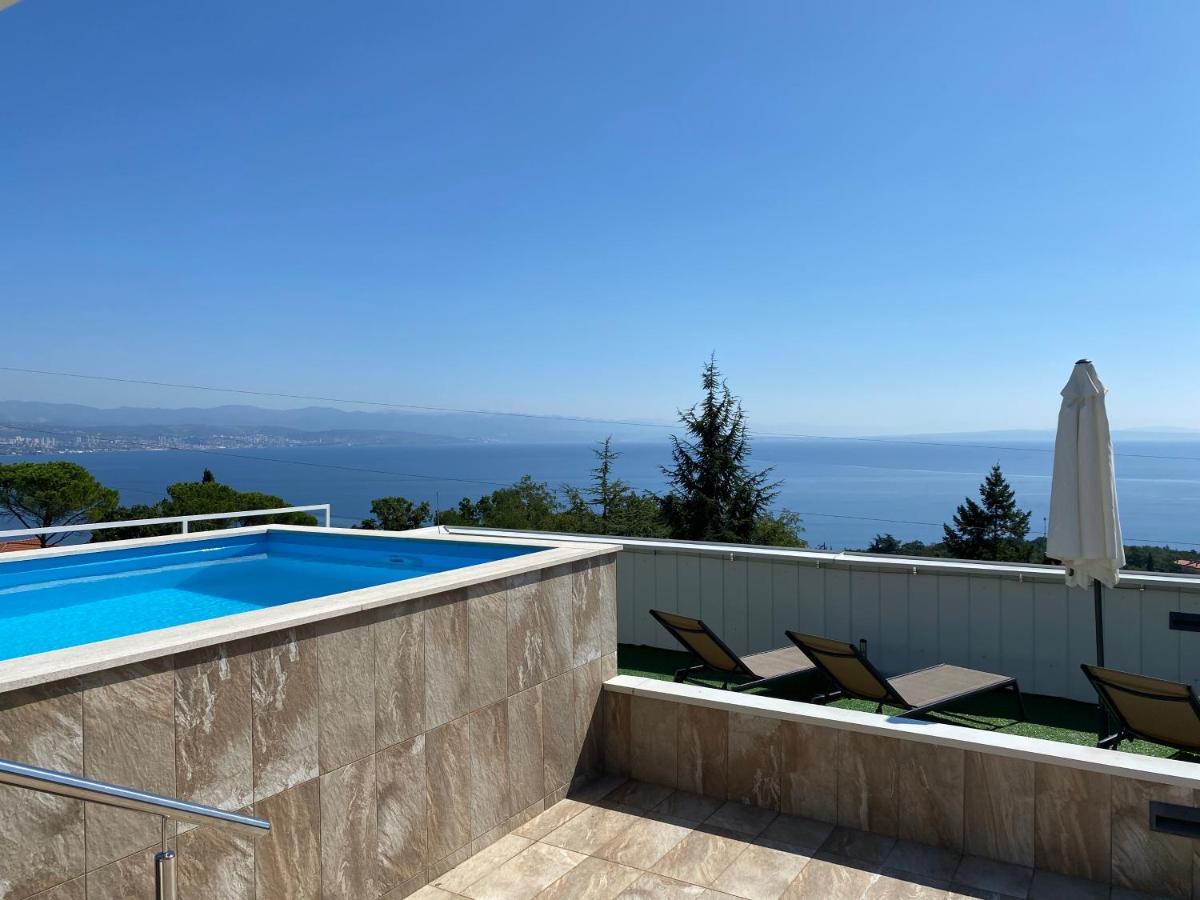 Apartment Lui With Rooftop Swimming Pool Ичичи Экстерьер фото